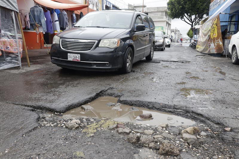 Baches malditos provocan reparaciones hasta por 5 mil pesos