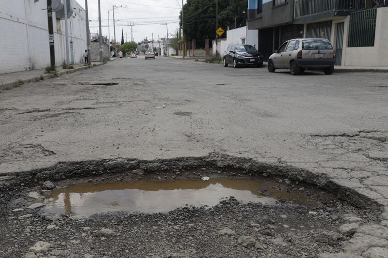 Baches malditos provocan reparaciones hasta por 5 mil pesos