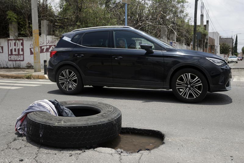 Baches malditos provocan reparaciones hasta por 5 mil pesos