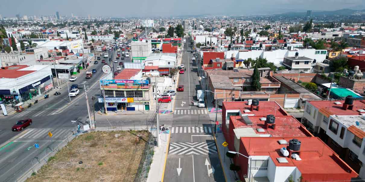 Vecinos de Granjas Puebla recibieron calle y luminarias; se invirtieron casi 9 mdp