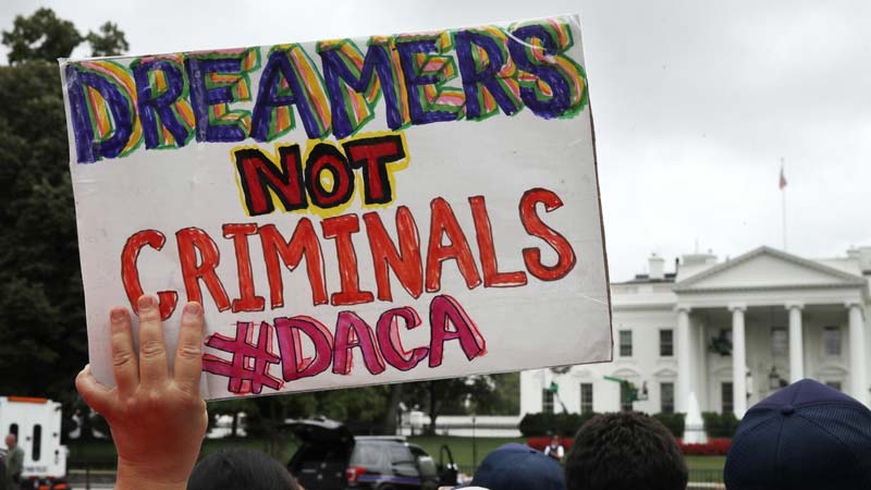 Alrededor de 200 mil dreamers mexicanos podrían ser deportados por políticas de Trump
