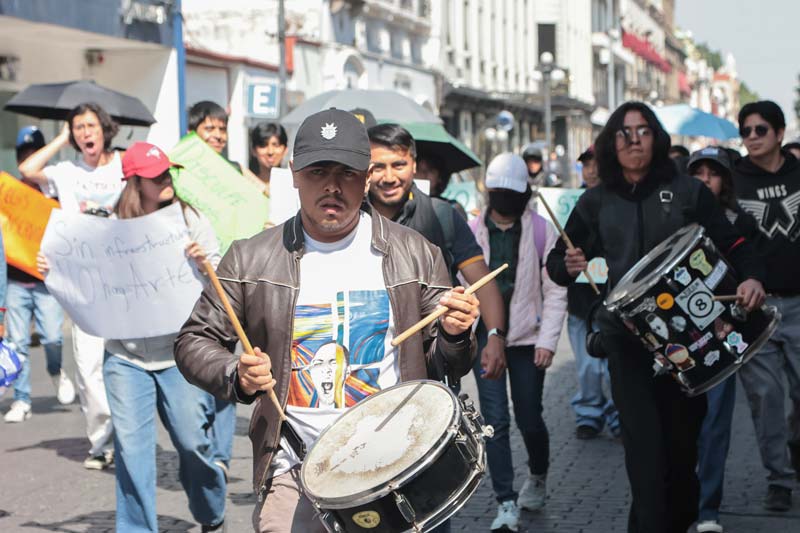 Alumnos denuncian el pésimo estado del Conservatorio de Música