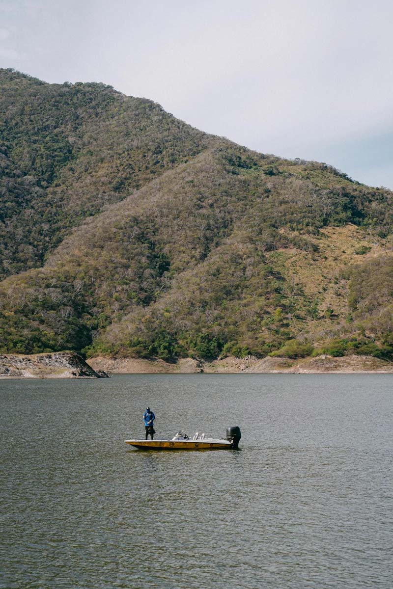 ¿Agua que brilla? Así es la increíble Laguna de Manialtepec en Oaxaca