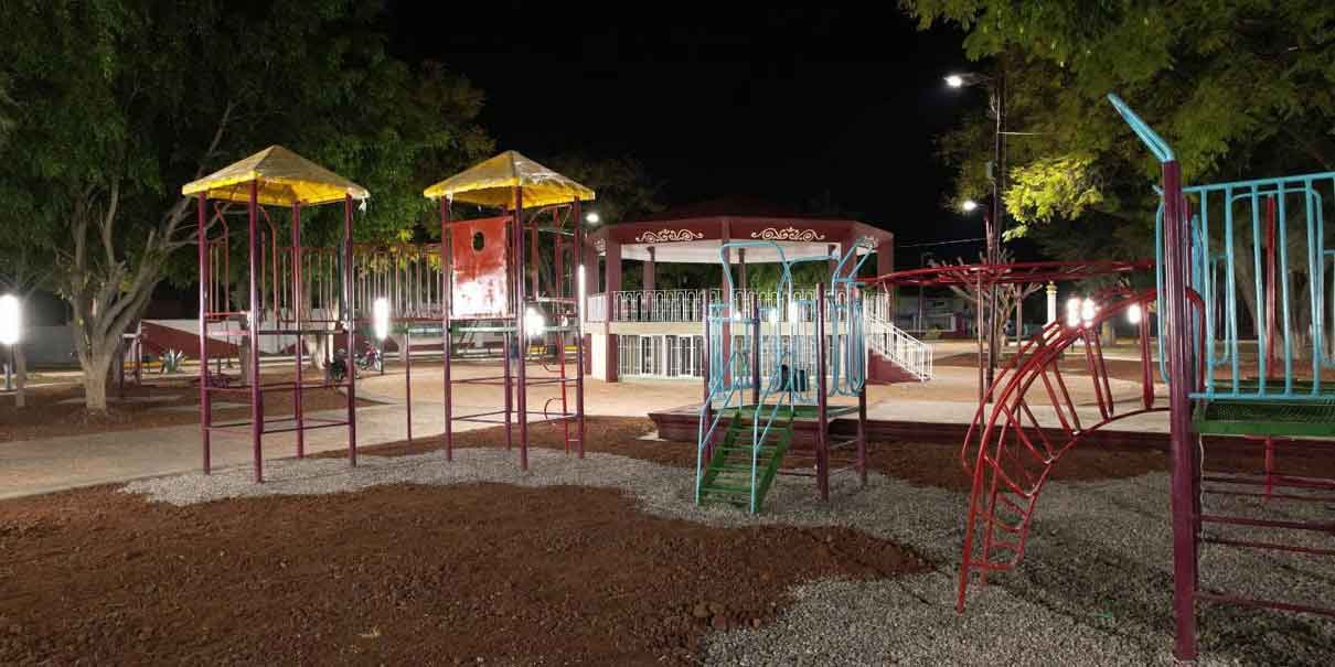 Ariadna Ayala inaugura parque para mascotas en Atlixco