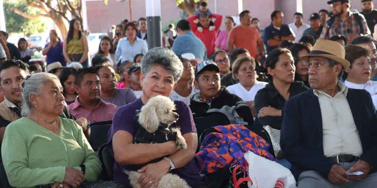 Ariadna Ayala inaugura parque para mascotas en Atlixco