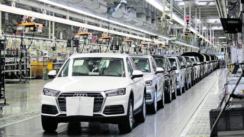 AUDI y VW anunciaron PAROS TÉCNICOS hoy y mañana viernes
