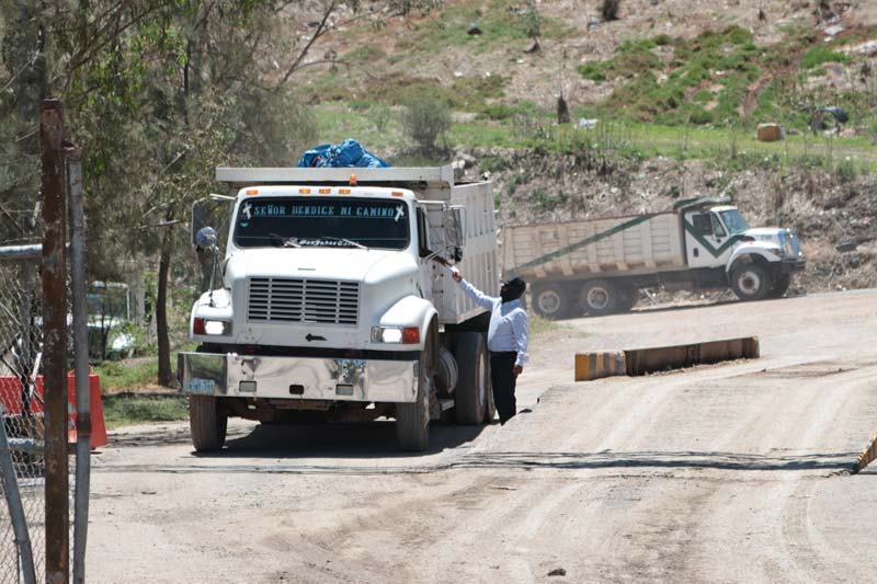 Basura de zona conurbada sigue llegando a Chiltepeque pese a clausura de Profepa