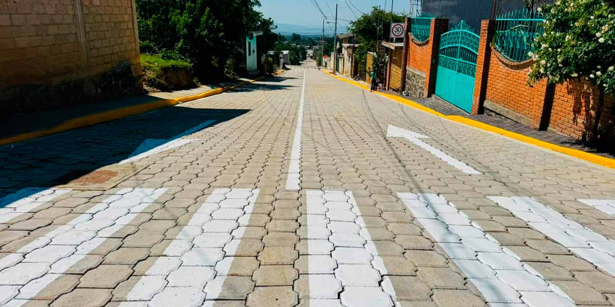 Calle adoquinada en la colonia Agrícola de Ocotepec