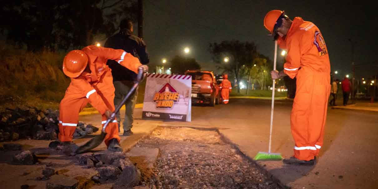 Gobierno de Puebla lanza programa nocturno de bacheo