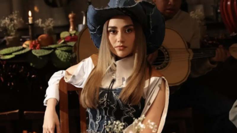 Carolina Ross sorprende con mariachi elegante y contemporáneo en Coleccionando Corazones