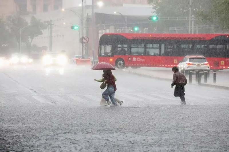 CDMX bajo la lluvia: segundo día de tormentas deja inundaciones, caos vial y afectaciones en viviendas
