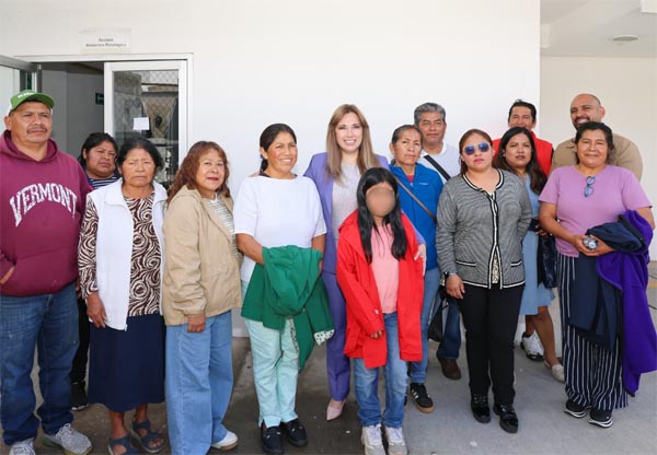 La presidenta del Patronato del Sistema Estatal para el Desarrollo Integral de la Familia (SEDIF), 