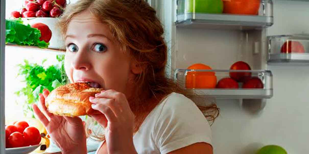 Cenar tarde altera el metabolismo 