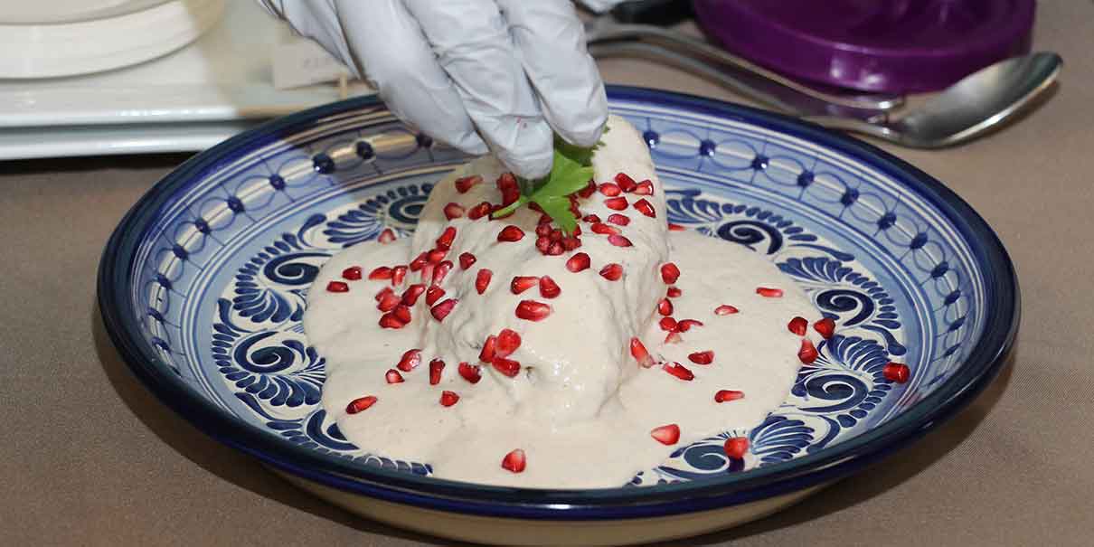 Chiles en nogada
