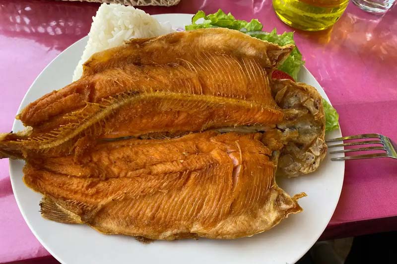 La gastronomía de Huasca ofrece trucha, barbacoa, mixiotes, pastes y antojitos tradicionales.