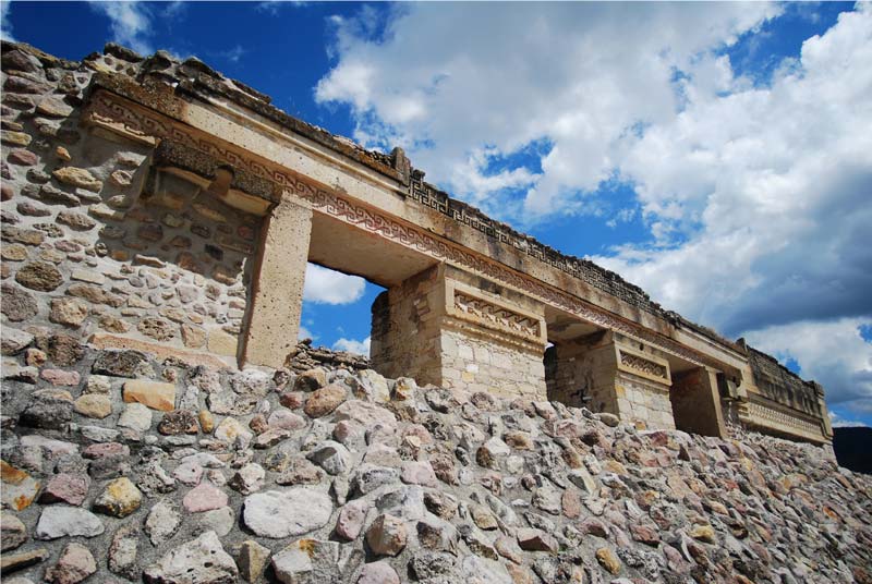 Descubre la Zona Arqueológica de Mitla, joya histórica cerca de Oaxaca