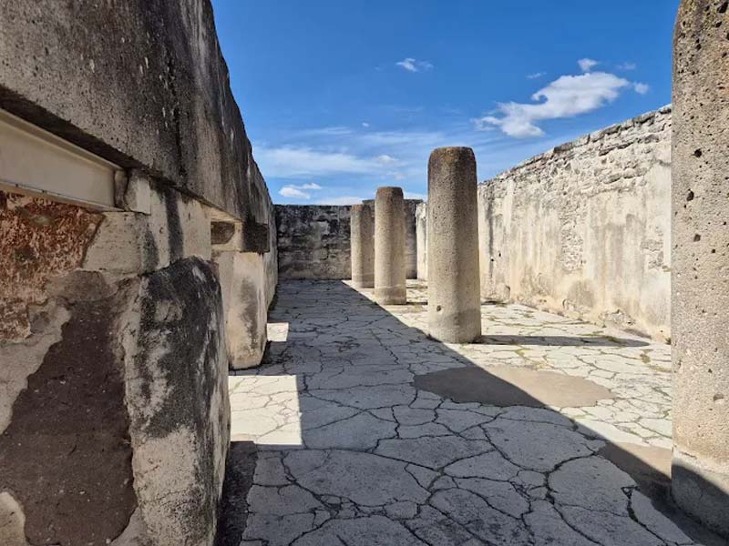 Descubre la Zona Arqueológica de Mitla, joya histórica cerca de Oaxaca