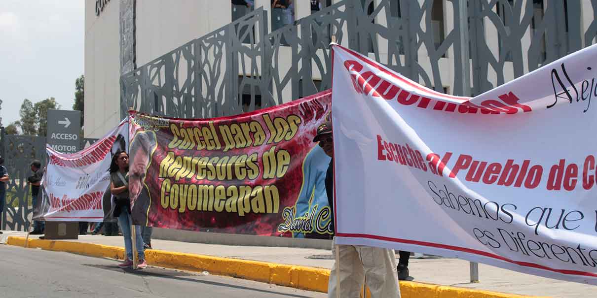Protesta en el Congreso de Puebla