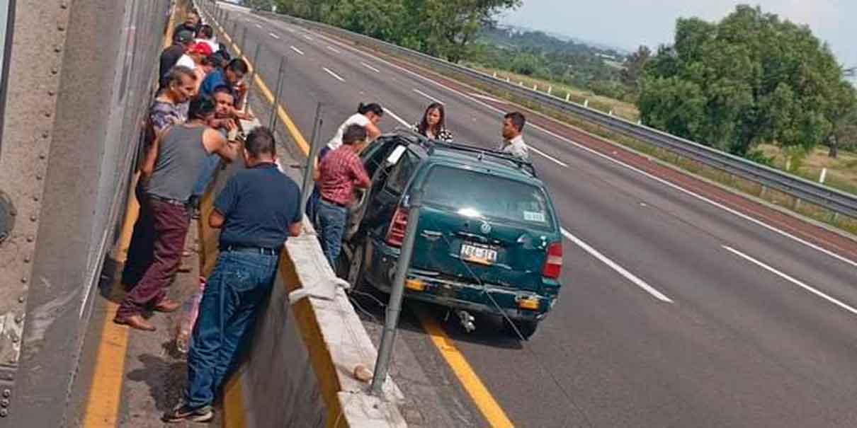 reparten comida en la México-Puebla