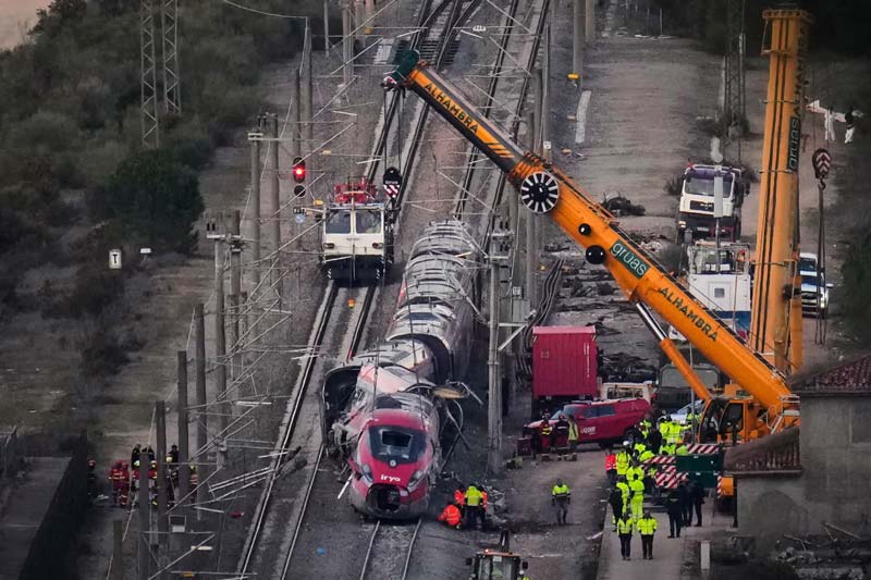 Dos nuevos accidentes de tren en España dejan un muerto y decenas de heridos