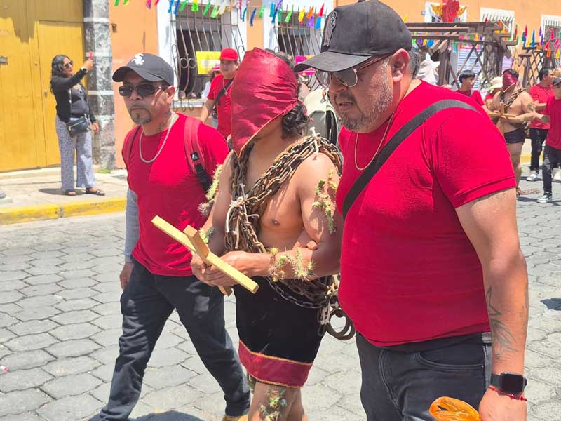 Engrillados en Atlixco: ritual centenario de fe, penitencia y cultura