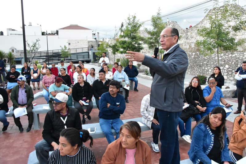 Entrega gobierno de Armenta apoyos a familias afectadas por explosión en Tepeaca