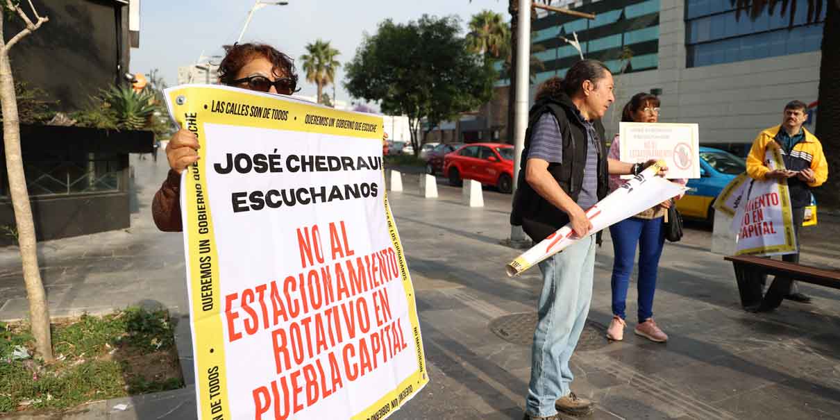 Vecinos bloquearon la Juárez, protestaron contra el Estacionamiento Rotativo