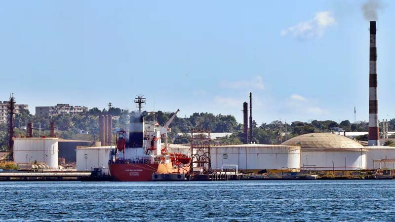 Cuba recibirá petróleo de México con permiso de Estados Unidos