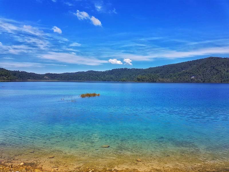 Este es el lugar en Chiapas que parece de otro mundo: Lagos de Montebello y sus aguas de colores