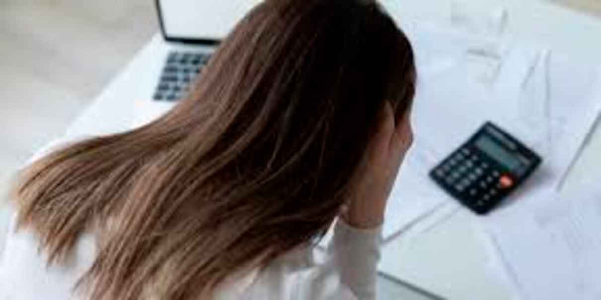 Estrés financiero en mujeres
