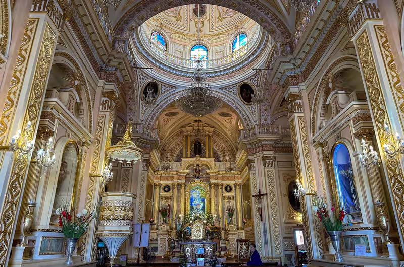 Explora la Capilla del Rosario en Puebla y su riqueza arquitectónica barroca