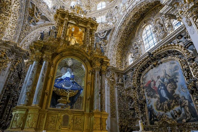 Explora la Capilla del Rosario en Puebla y su riqueza arquitectónica barroca