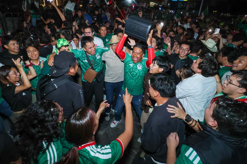 Festejo de la Selección Mexicana desata destrozos y basura en calles de Puebla