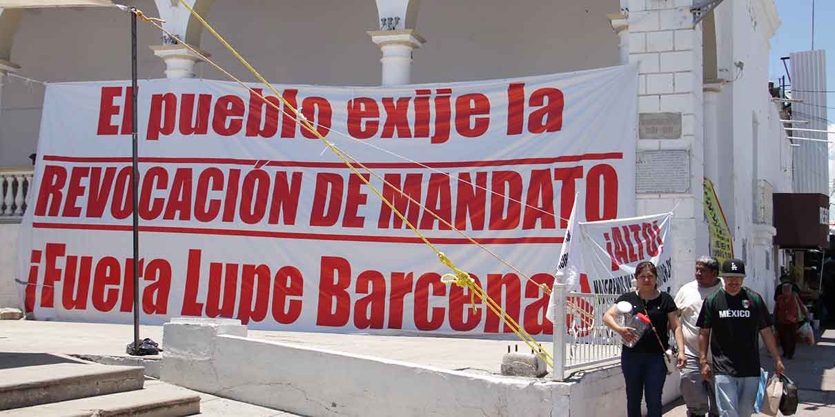 Fuera alcaldesa de Acatlán