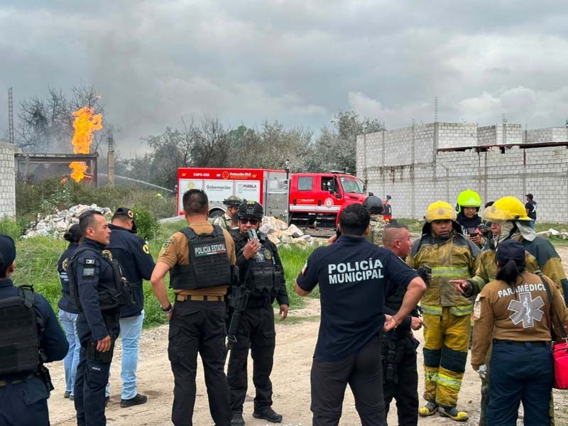 Fuerte EXPLOSIÓN en Tepeaca por pipas de gas LP; desalojan escuela y vecinos