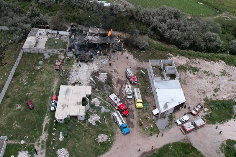 Fuerte EXPLOSIÓN en Tepeaca por pipas de gas LP; desalojan escuela y vecinos