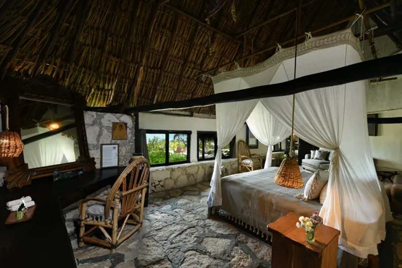 Hombres armados irrumpen hotel de Roberto Palazuelos en Tulum durante la madrugada
