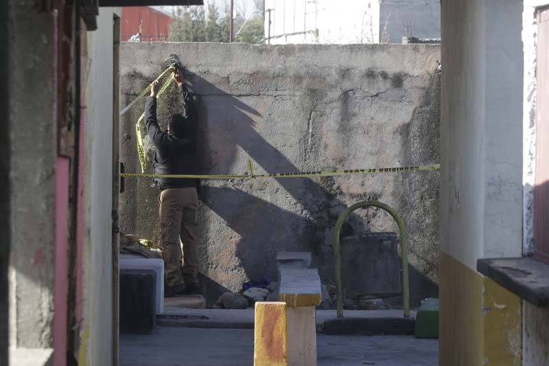 Hallan restos óseos en inmuebles del Mercado Morelos durante cateos