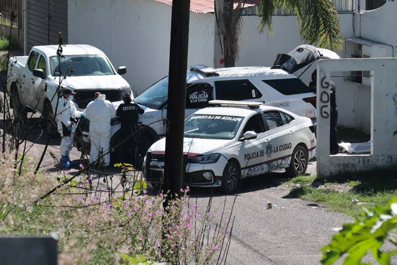 Hombre es asesinado a puñaladas en Totimehuacan; investigan si fue intento de robo a vivienda