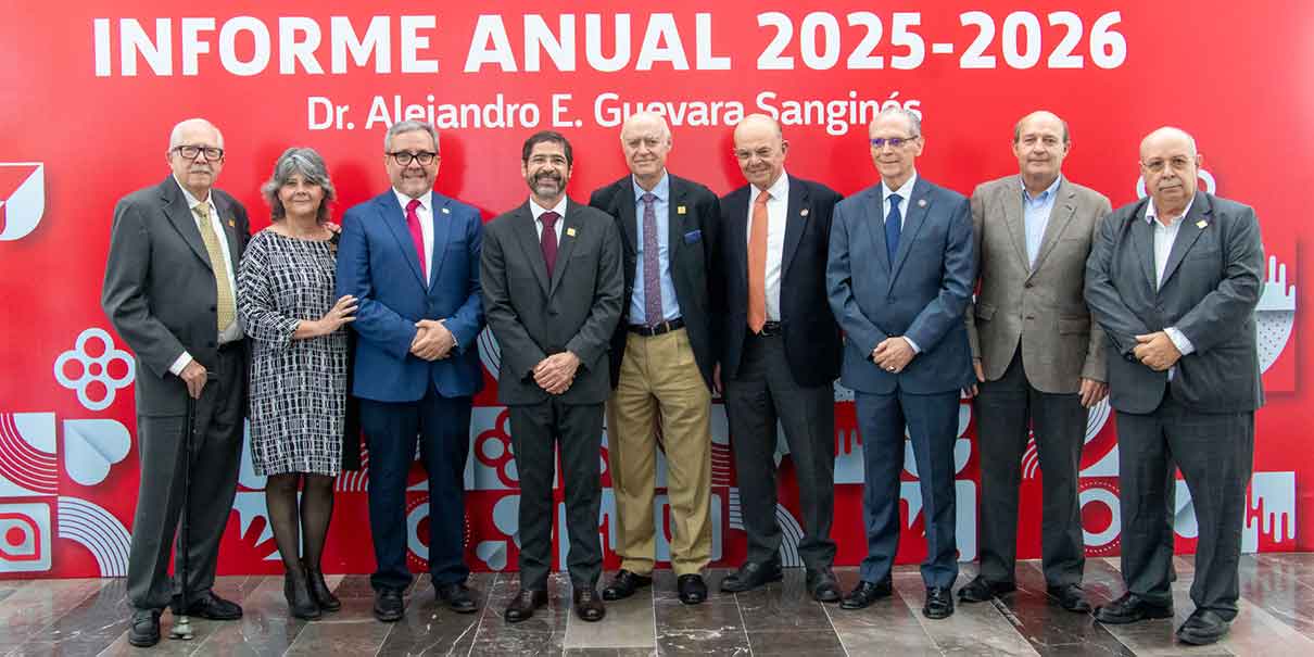 Asistentes al informe del rector