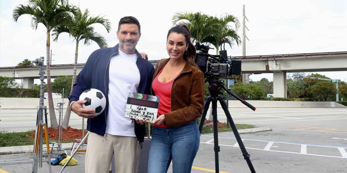 Elizabeth Gutiérrez y Julián Gil juntos en el rodaje de ‘Eva y Adán en Miami’