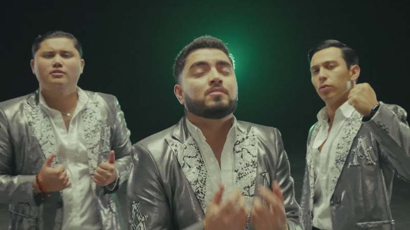 La Arrolladora estrena álbum romántico “Si las miradas mataran” ya disponible
