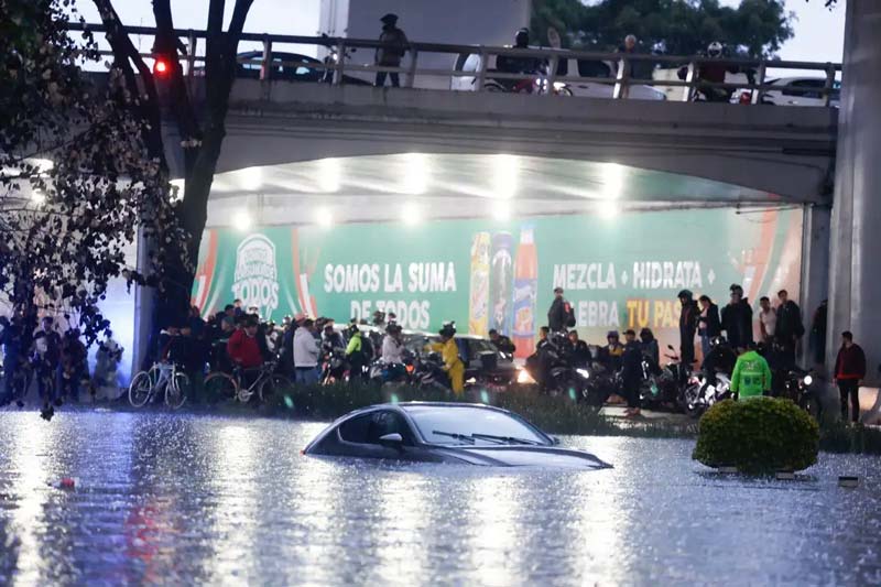 Lluvia colapsa sur de la CDMX; inunda Hospital Psiquiátrico de San Fernando