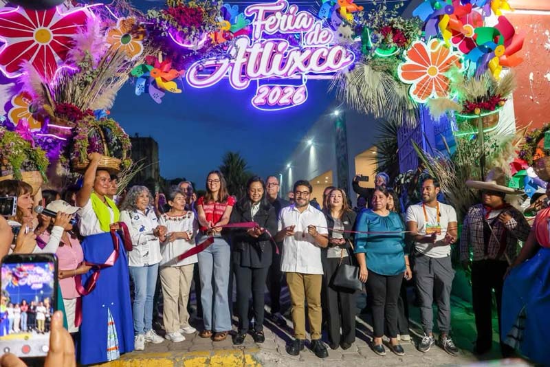 Feria de Atlixco 2026 inicia con éxito; Los Acosta abarrotan el Teatro del Pueblo