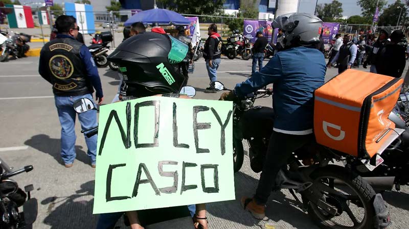 Congreso de Puebla suspende temporalmente la entrega de chips tras protestas de motociclistas