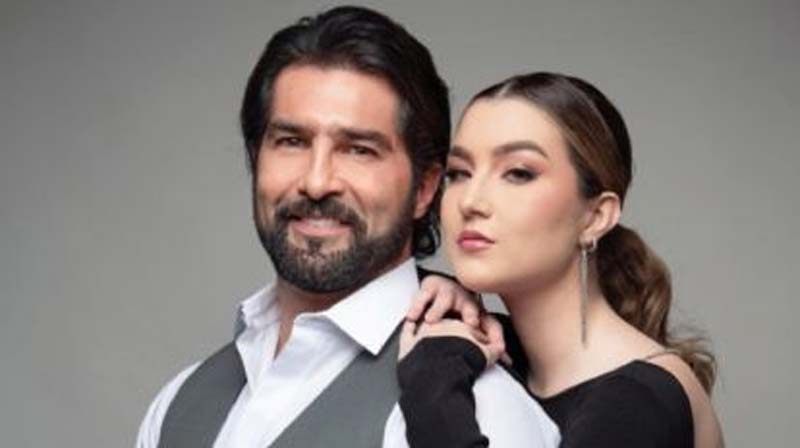 Arturo Carmona y Melenie Carmona.