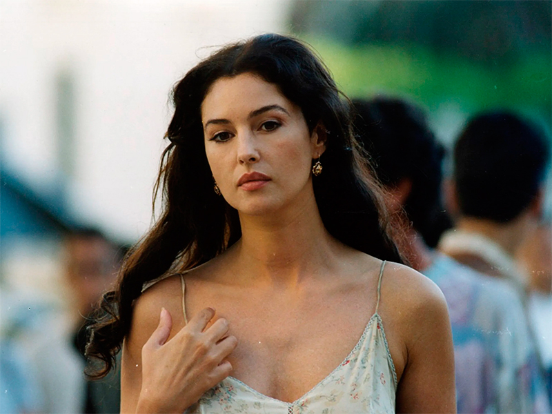 Monica Bellucci encarna la belleza atemporal en el cine internacional