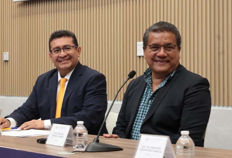 Los diputados de Morena Pável Gaspar Ramírez y Julio Huerta.