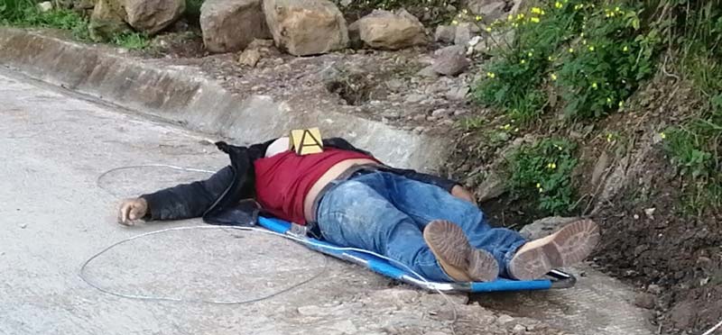 Motociclista muere tras derrapar en carretera de Ahila a Pahuatlán