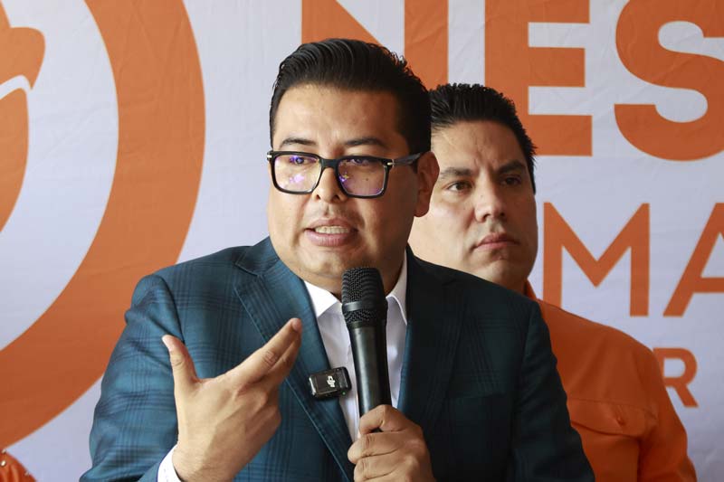 Néstor Camarillo lanza críticas a Morena y denuncia “cochinero electoral”